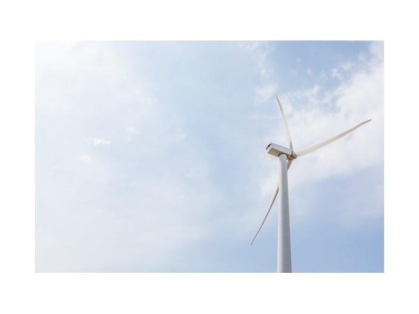 建設(shè)小型風(fēng)電發(fā)動機(jī)運(yùn)維監(jiān)控系統(tǒng)，用哪種類型的主機(jī)？